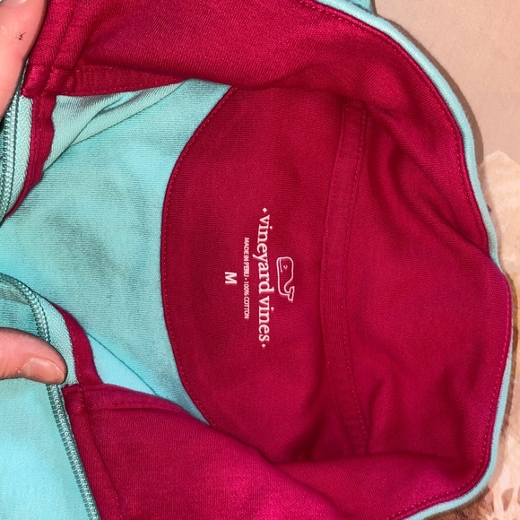 perfect condition vineyard vines pull over - Picture 2 of 3